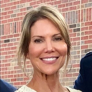 Meet your Posher, Dee